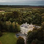 Gasthof Roundwood House