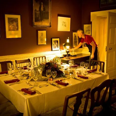 Guest house Roundwood House