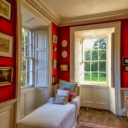 Roundwood House 3*
