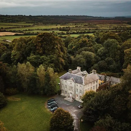 Guest house Roundwood House