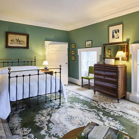 Roundwood House Affittacamere