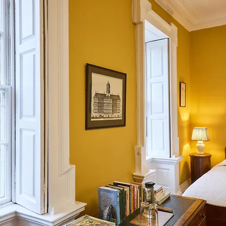 Konukevi Roundwood House