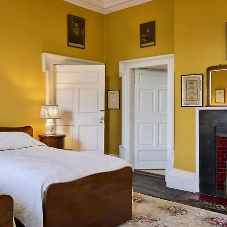 Roundwood House 3*