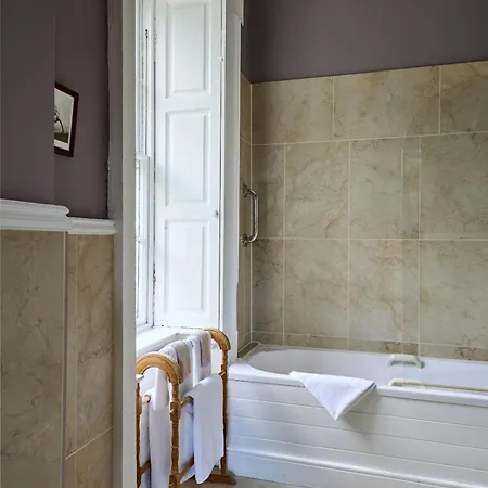 Gasthuis Roundwood House