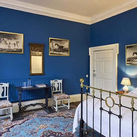 Roundwood House Konukevi 3*