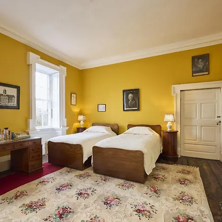 Roundwood House 3*