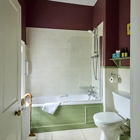 Roundwood House Konukevi