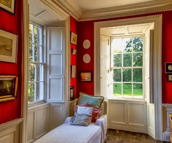 Roundwood House 3*